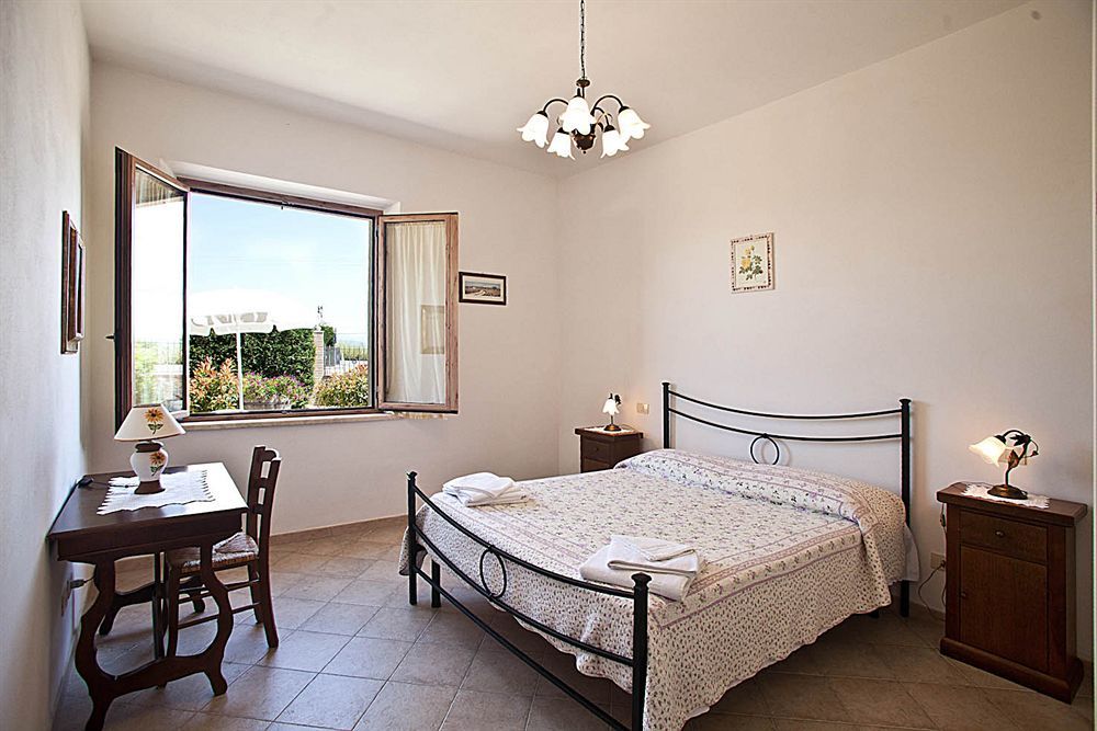 Casa Vacanze Santa Caterina Asciano Extérieur photo