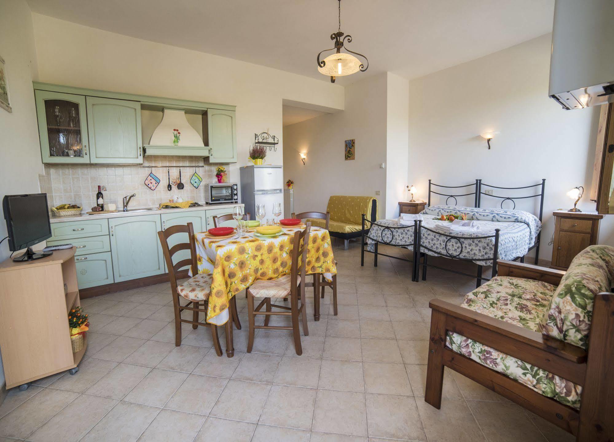 Casa Vacanze Santa Caterina Asciano Extérieur photo