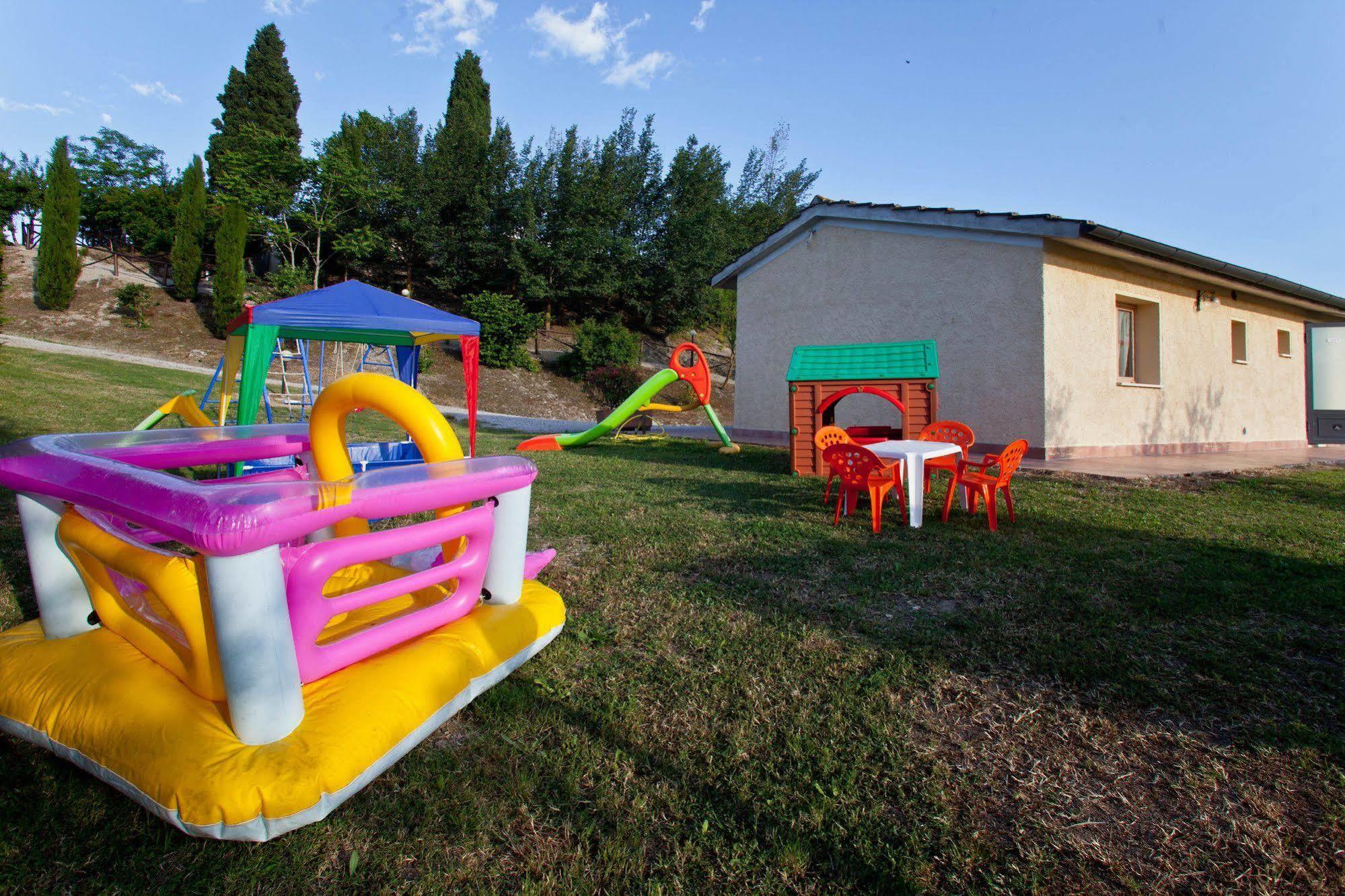 Casa Vacanze Santa Caterina Asciano Extérieur photo