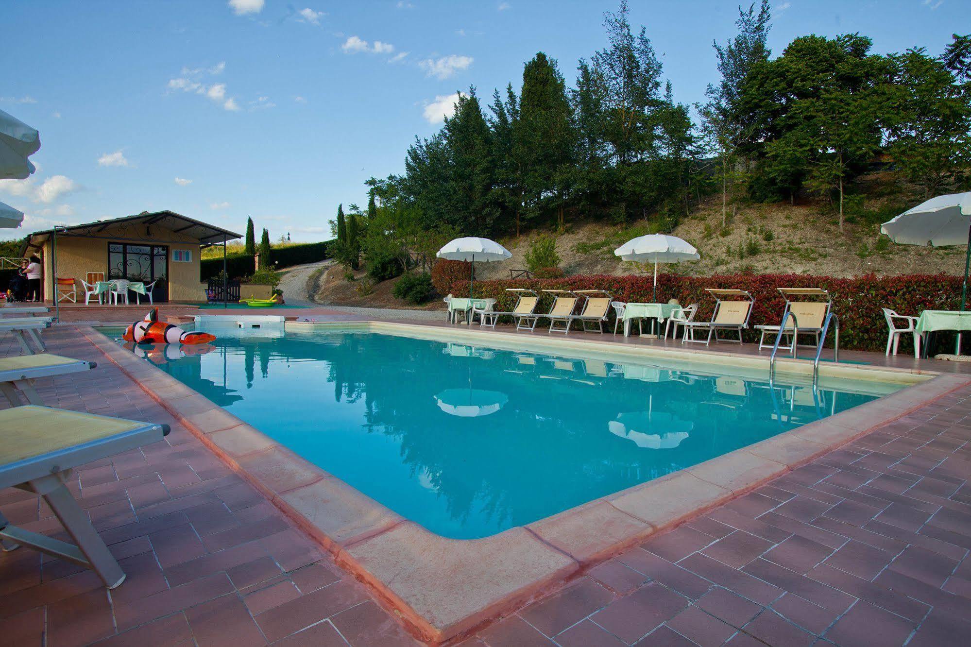 Casa Vacanze Santa Caterina Asciano Extérieur photo